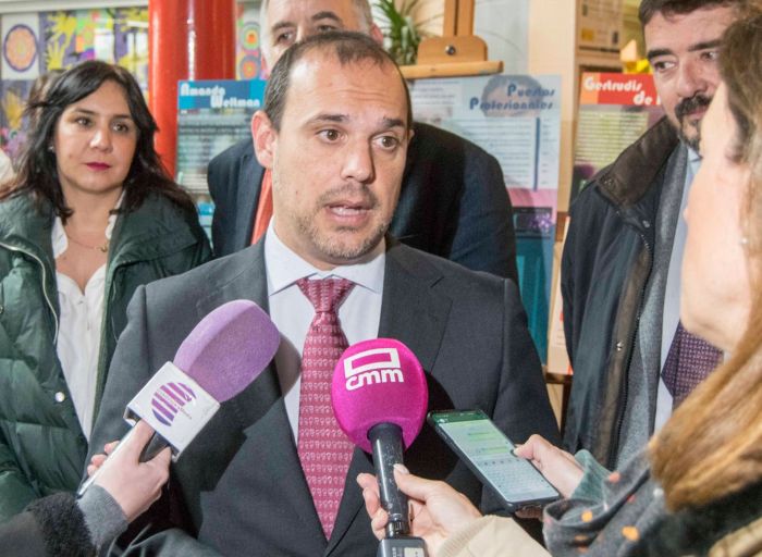 Bellido pide al PP que rectifique las declaraciones “groseras y abusivas” de Echániz sobre la eutanasia